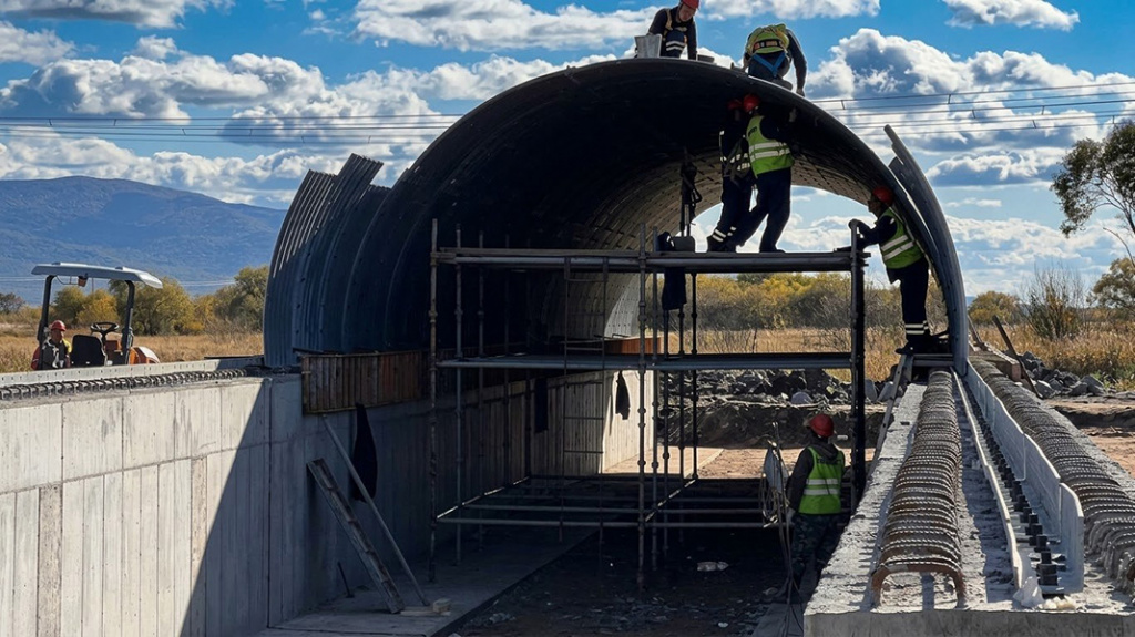 amur_03.jpg Подъездная автомобильная дорога к мосту через протоку Амурская